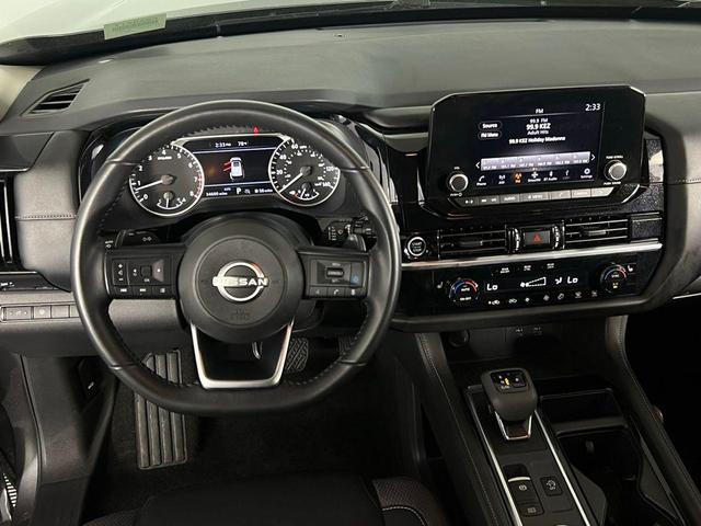 Photo of 2024 Gun Metallic Nissan Pathfinder