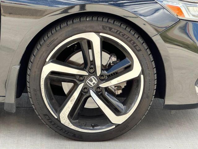 Photo of 2019 Crystal Black Pearl Honda Accord