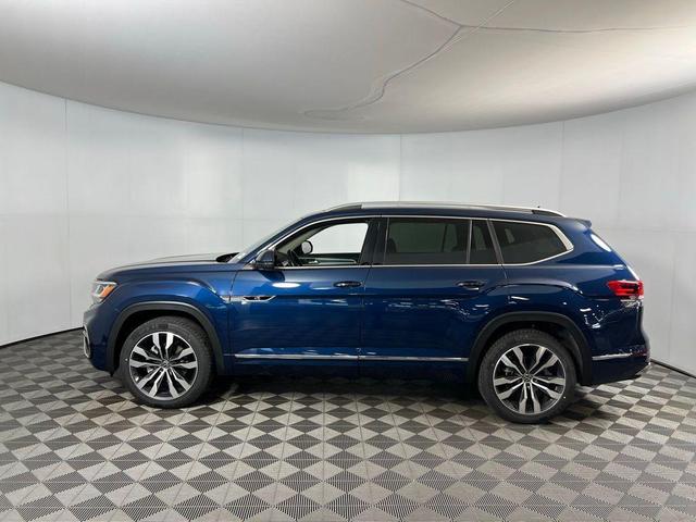Photo of 2023 Tourmaline Blue Metallic Volkswagen Atlas
