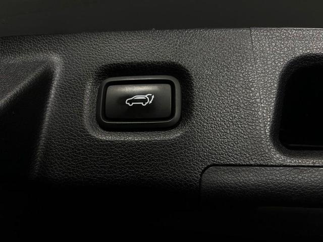 Photo of 2023 Hampton Gray Hyundai SANTA FE
