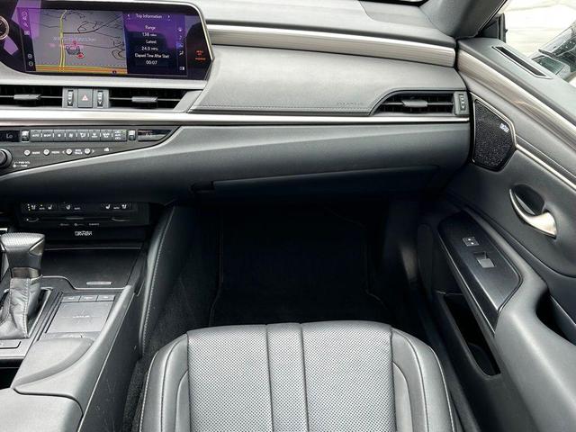 Photo of 2020 Black Lexus ES 350