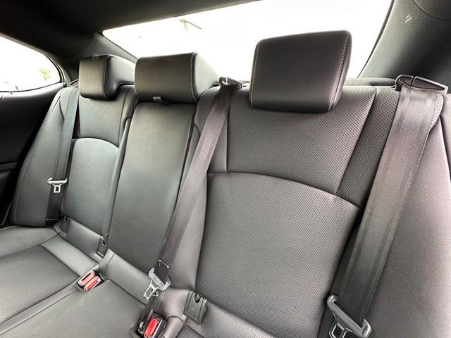 Photo of 2020 Black Lexus ES 350