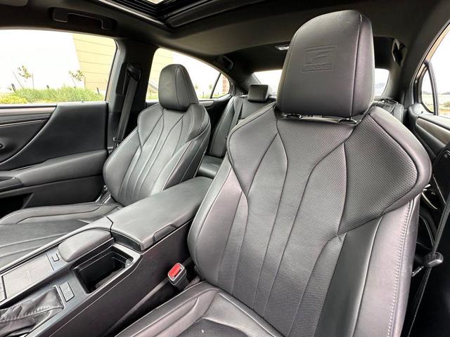 Photo of 2020 Black Lexus ES 350