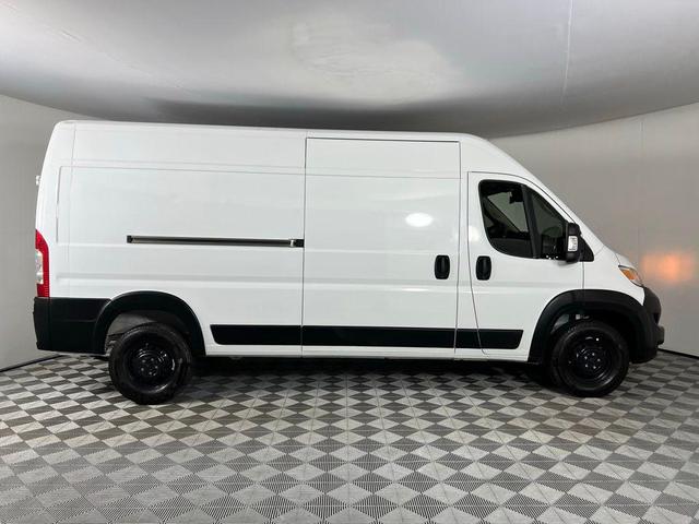 Photo of 2025 Bright White Clearcoat RAM ProMaster 2500