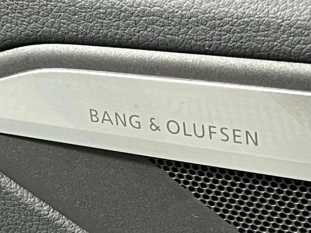 Photo of 2024 Gray Audi Q8 e-tron
