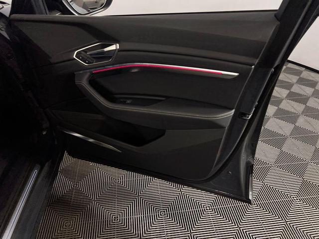 Photo of 2024 Gray Audi Q8 e-tron