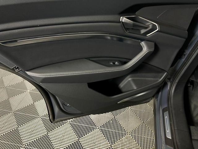 Photo of 2024 Gray Audi Q8 e-tron
