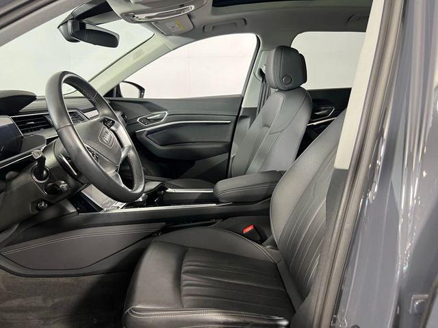 Photo of 2024 Gray Audi Q8 e-tron