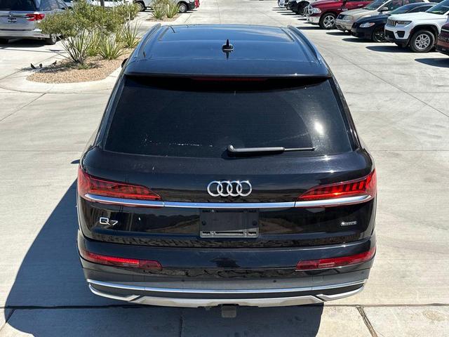 Photo of 2021 Orca Black Metallic Audi Q7