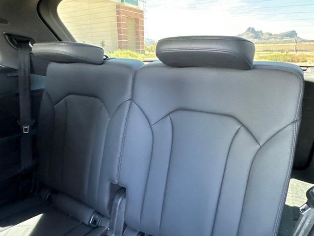 Photo of 2021 Orca Black Metallic Audi Q7