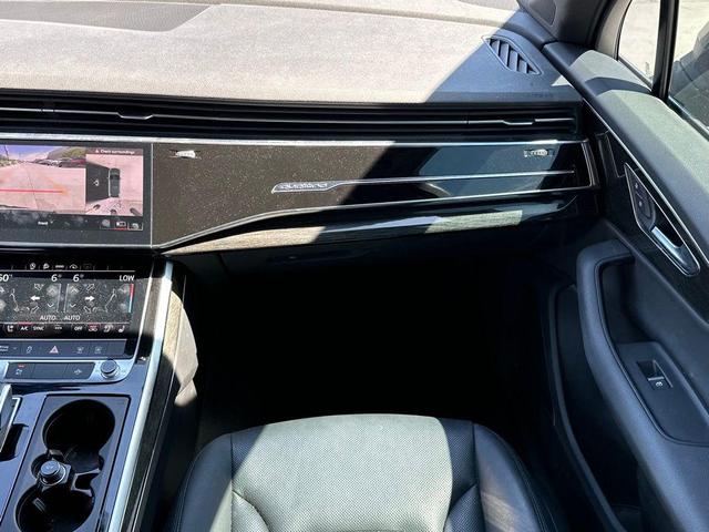 Photo of 2021 Orca Black Metallic Audi Q7