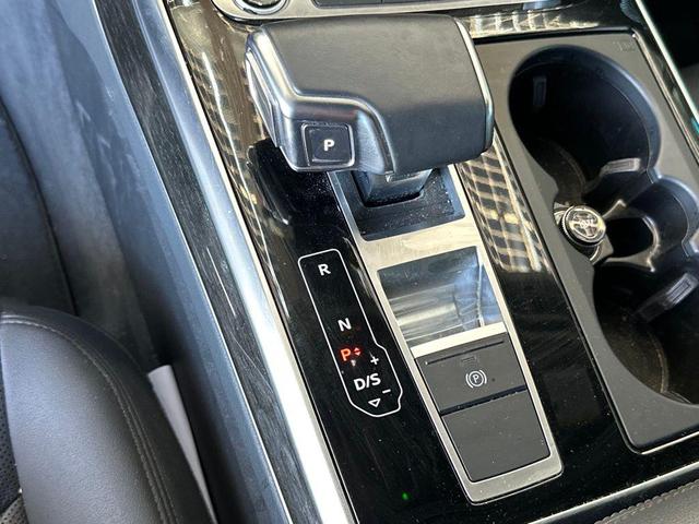 Photo of 2021 Orca Black Metallic Audi Q7