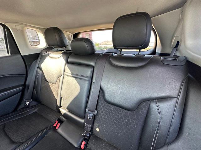Photo of 2018 Diamond Black Crystal Pearlcoat Jeep Compass