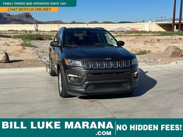 Photo of 2018 Diamond Black Crystal Pearlcoat Jeep Compass