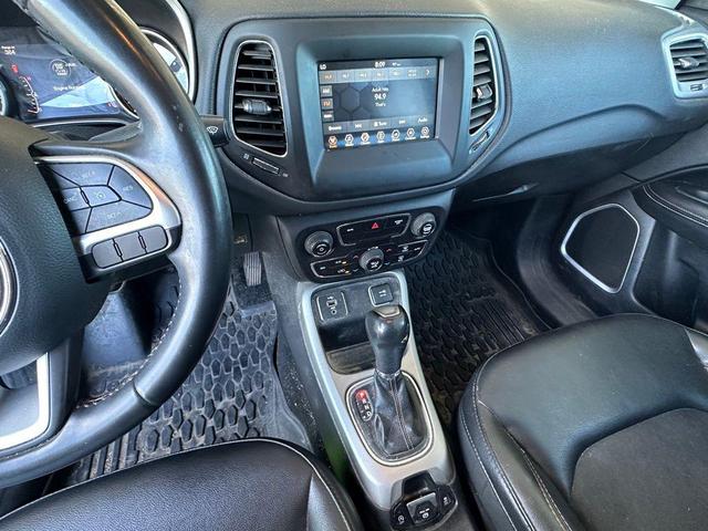 Photo of 2018 Diamond Black Crystal Pearlcoat Jeep Compass
