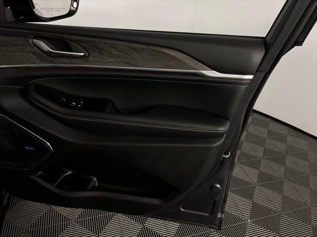 Photo of 2023 Baltic Gray Metallic Clearcoat Jeep Grand Cherokee 4xe