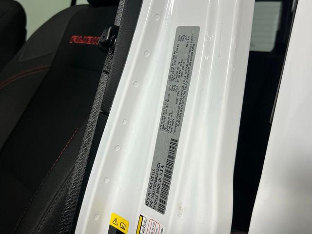 Photo of 2021 Bright White Clearcoat Jeep Gladiator