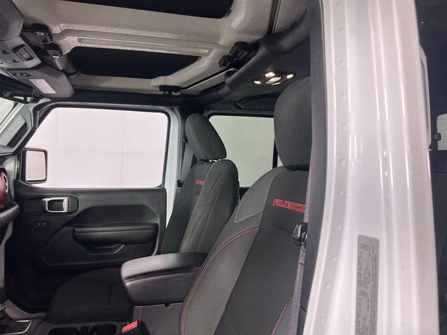 Photo of 2021 Bright White Clearcoat Jeep Gladiator
