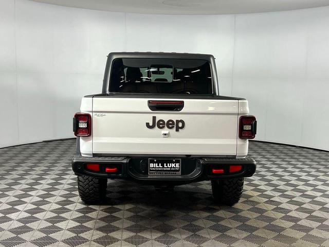 Photo of 2021 Bright White Clearcoat Jeep Gladiator