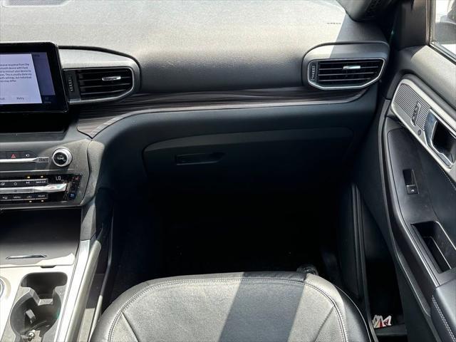 Photo of 2020 Oxford White Ford Explorer