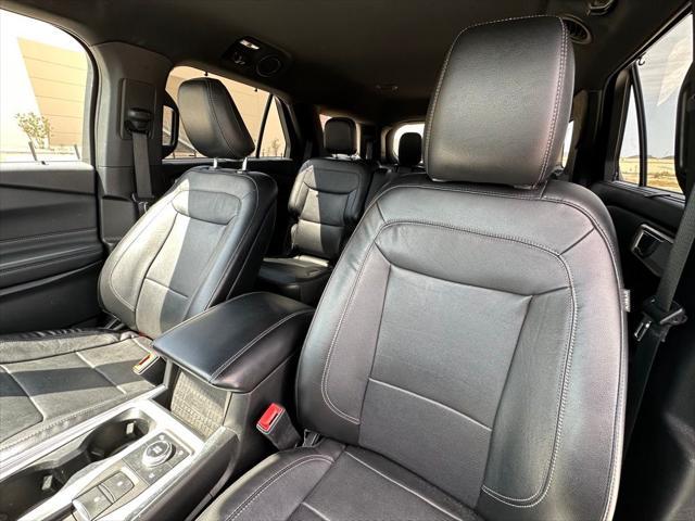 Photo of 2020 Oxford White Ford Explorer