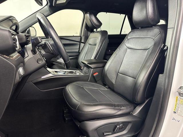 Photo of 2020 Oxford White Ford Explorer