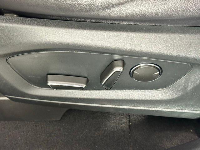 Photo of 2020 Oxford White Ford Explorer