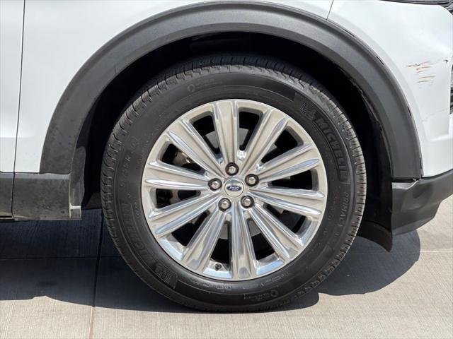 Photo of 2020 Oxford White Ford Explorer