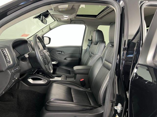 Photo of 2024 Super Black Nissan Frontier