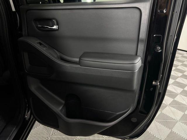 Photo of 2024 Super Black Nissan Frontier