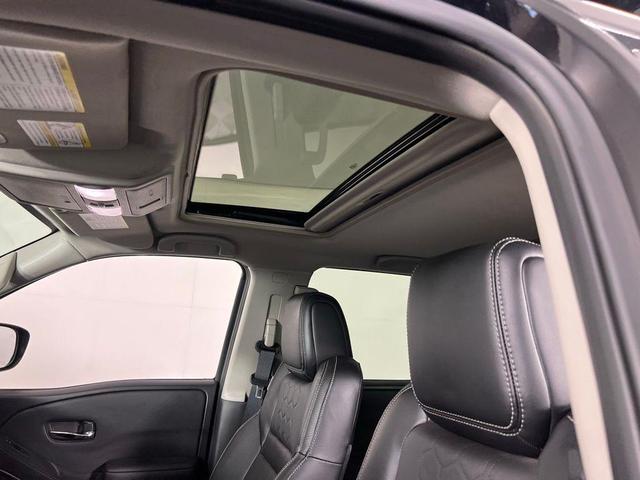 Photo of 2024 Super Black Nissan Frontier