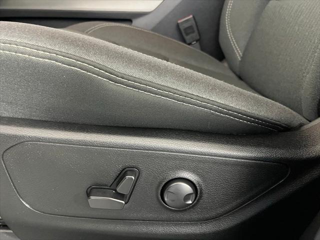 Photo of 2024 Bright White Clearcoat RAM 1500