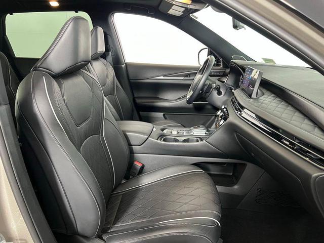 Photo of 2022 Warm Titanium/Black Obsidian INFINITI QX60