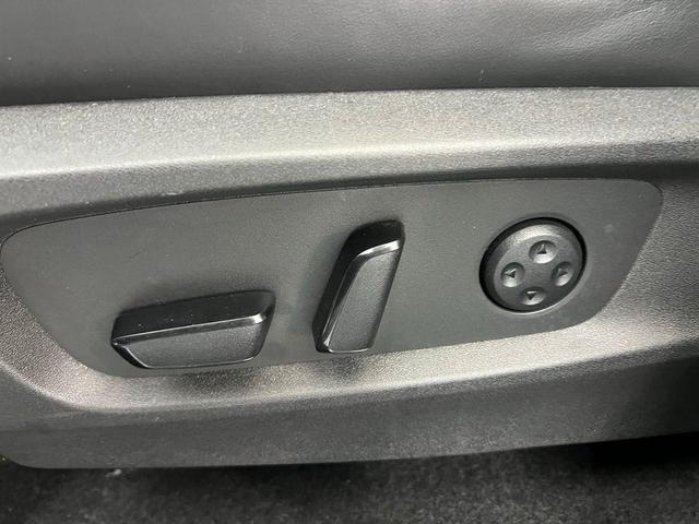 Photo of 2022 Warm Titanium/Black Obsidian INFINITI QX60