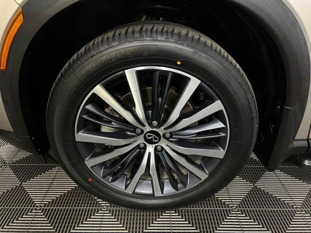 Photo of 2022 Warm Titanium/Black Obsidian INFINITI QX60