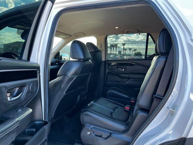 Photo of 2024 Platinum White Pearl Honda Pilot