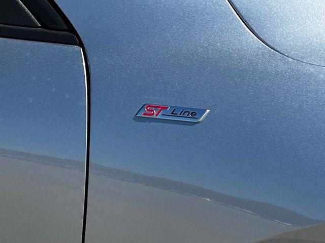 Photo of 2024 Silver Metallic Ford Escape