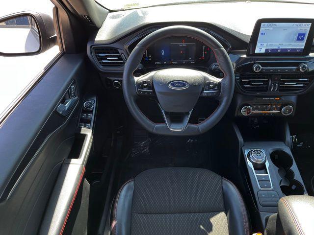 Photo of 2024 Silver Metallic Ford Escape