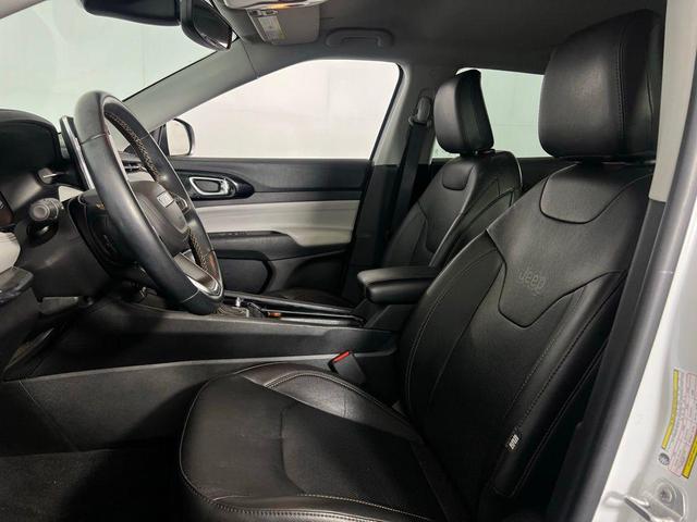 Photo of 2022 Bright White Clearcoat Jeep Compass