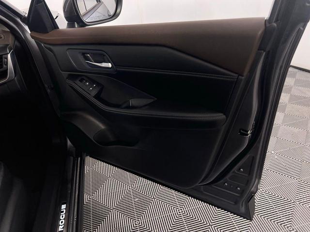 Photo of 2023 Gun Metallic Nissan Rogue