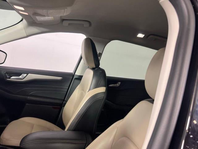 Photo of 2022 Black Metallic Ford Escape
