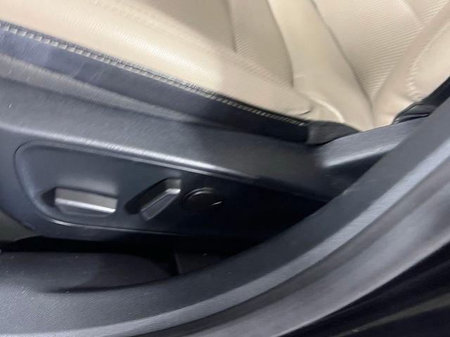 Photo of 2022 Black Metallic Ford Escape