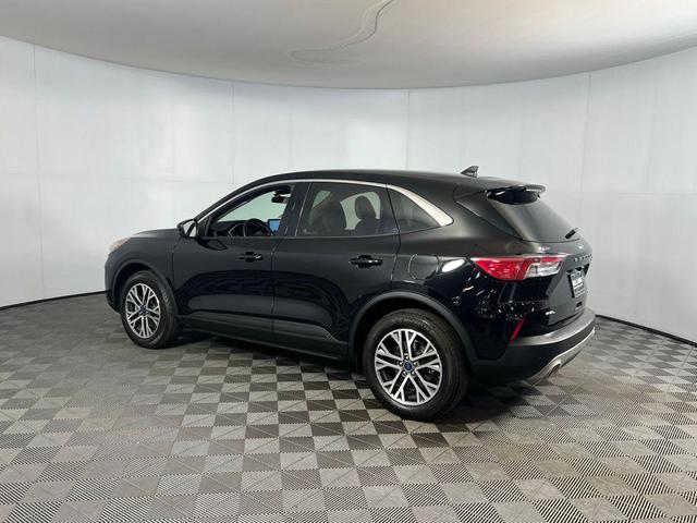 Photo of 2022 Black Metallic Ford Escape
