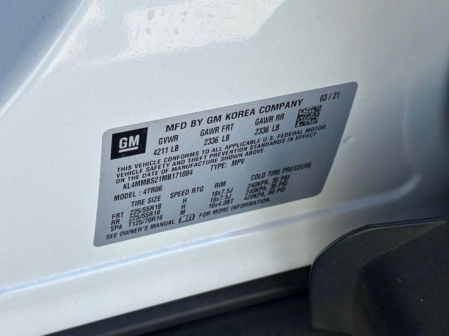 Photo of 2021 White Frost Tricoat Buick Encore GX