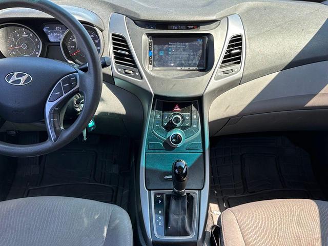 Photo of 2016 Quartz White Pearl Hyundai ELANTRA
