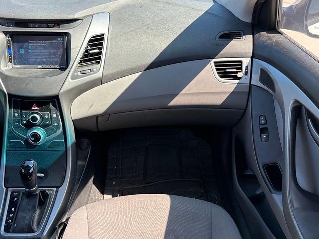 Photo of 2016 Quartz White Pearl Hyundai ELANTRA