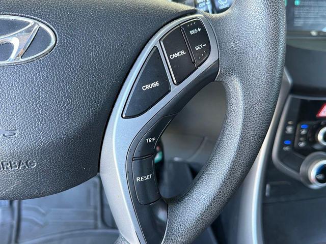 Photo of 2016 Quartz White Pearl Hyundai ELANTRA