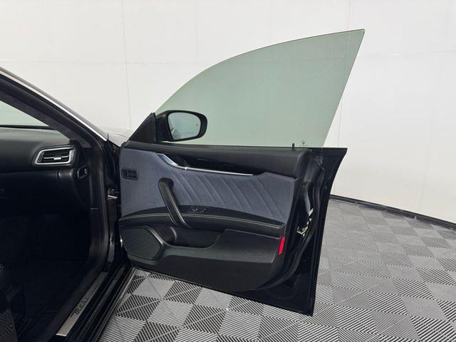 Photo of 2018 Black Maserati Ghibli