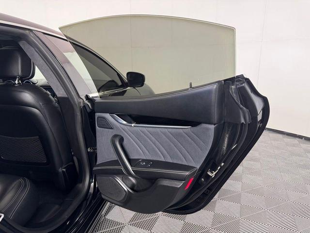 Photo of 2018 Black Maserati Ghibli