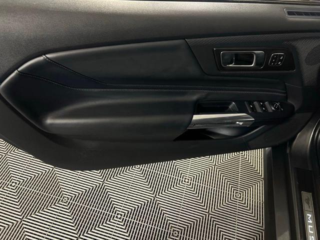 Photo of 2024 Gray Metallic Ford Mustang